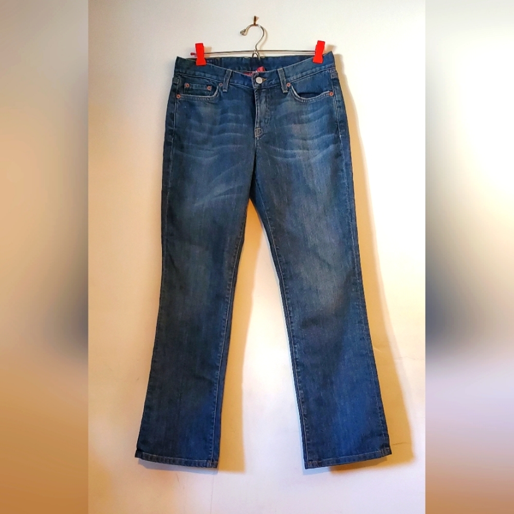 ***Lucky Brand woman's jeans size 8/29***